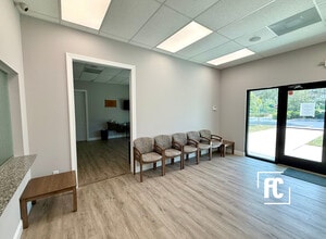 9955 SE Federal Hwy, Hobe Sound, FL à louer Photo intérieure- Image 1 de 18