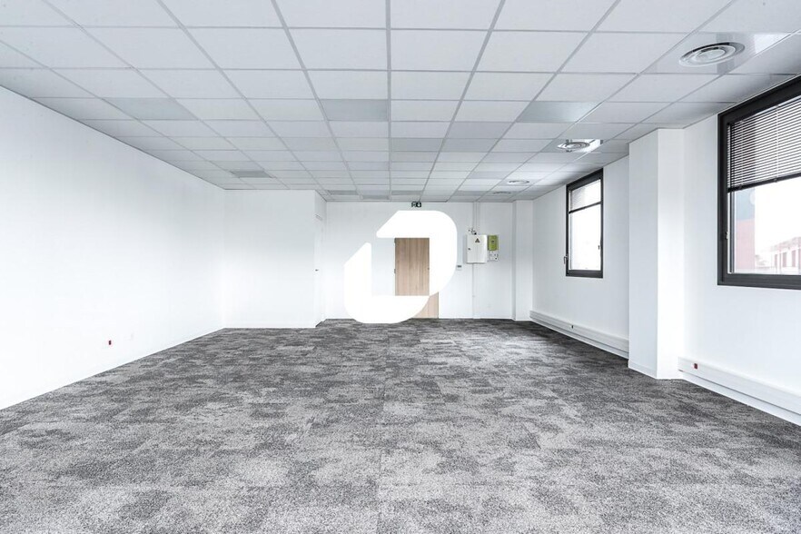 Office in Serris for lease - Interior Photo - Image 3 of 3