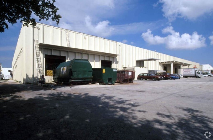 1800 NW 70th Ave, Miami, FL for sale - Building Photo - Image 2 of 7