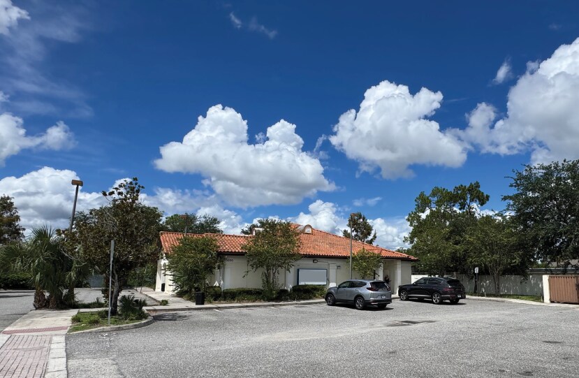 5900 S John Young Pky, Orlando, FL à louer - Photo du bâtiment - Image 1 de 5