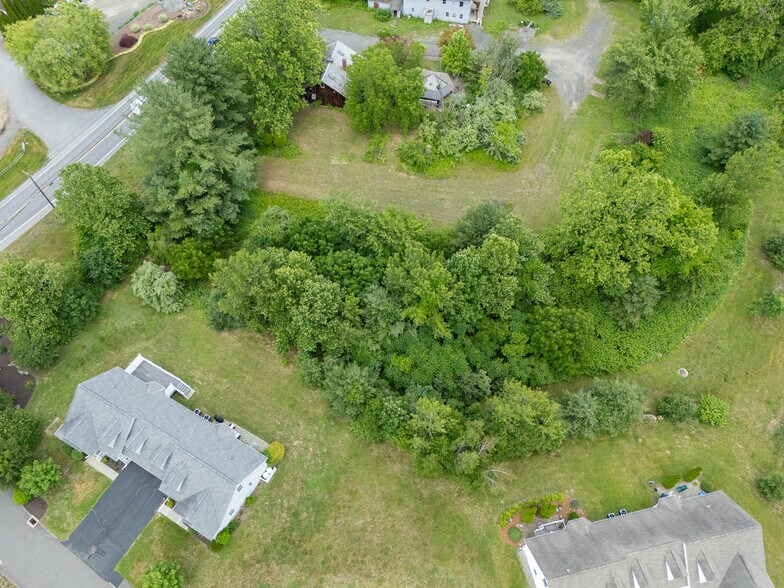 329 Kent Rd, New Milford, CT à vendre - Photo du bâtiment - Image 3 de 41