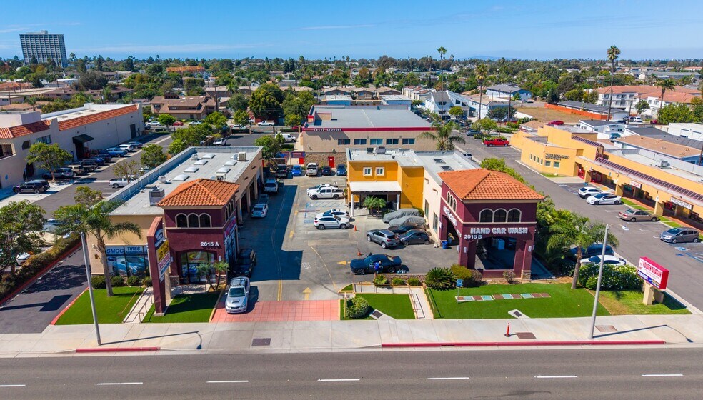 2015 Harbor Blvd, Costa Mesa, CA à vendre - Photo du bâtiment - Image 2 de 5