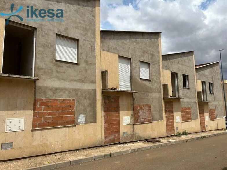 Land in La Albuera, Badajoz for sale - Building Photo - Image 3 of 9