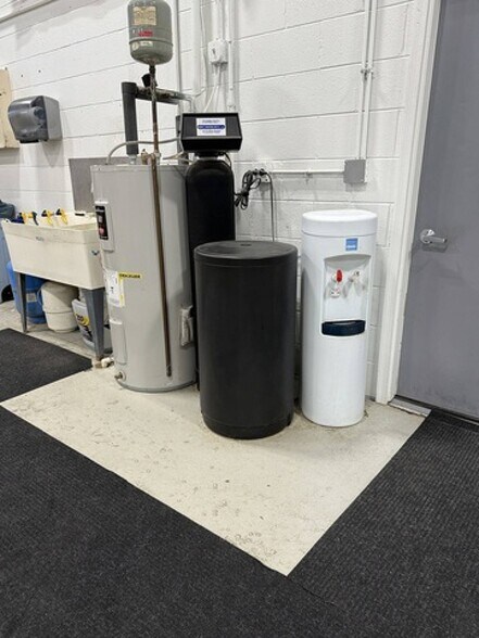 1981 Bucktail Ln, Sugar Grove, IL à vendre - Photo du bâtiment - Image 2 de 17