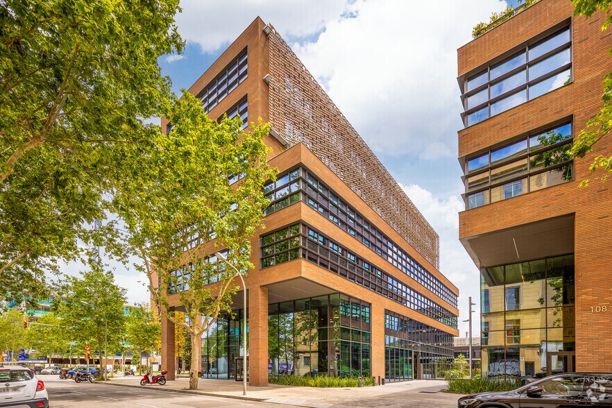 Carrer de Llull, 112, Barcelone, Barcelona à louer - Photo du bâtiment - Image 3 de 4