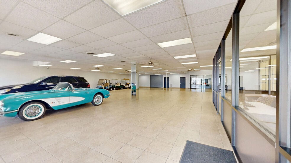 7682 E 46th Pl, Tulsa, OK for lease - Matterport 3D Scan - Image 2 of 23
