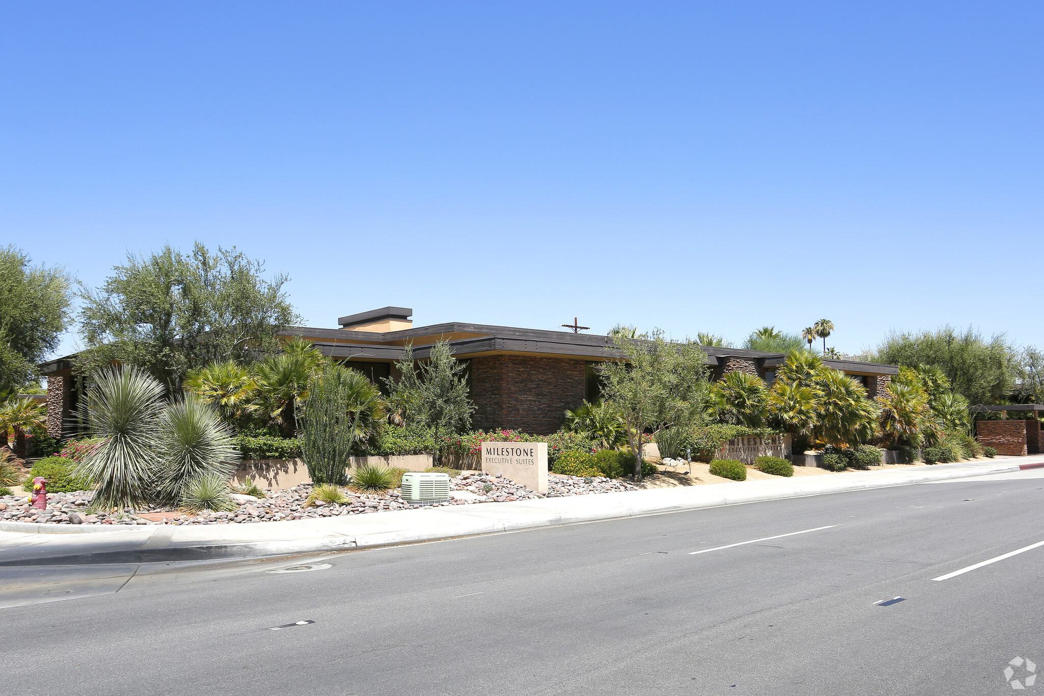 72960 Fred Waring Dr, Palm Desert, CA for sale Primary Photo- Image 1 of 1