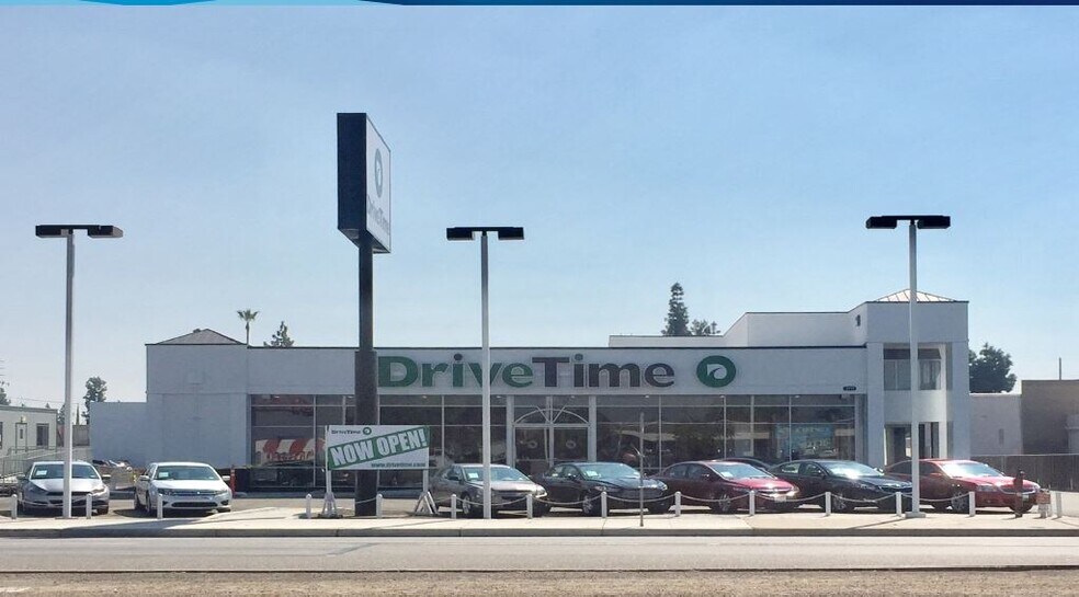 3737 Ming Ave, Bakersfield, CA à vendre - Photo du bâtiment - Image 1 de 3