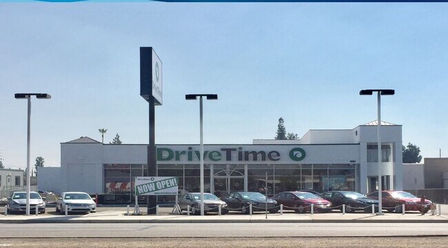 Plus de détails pour 3737 Ming Ave, Bakersfield, CA - Commerce de détail à vendre