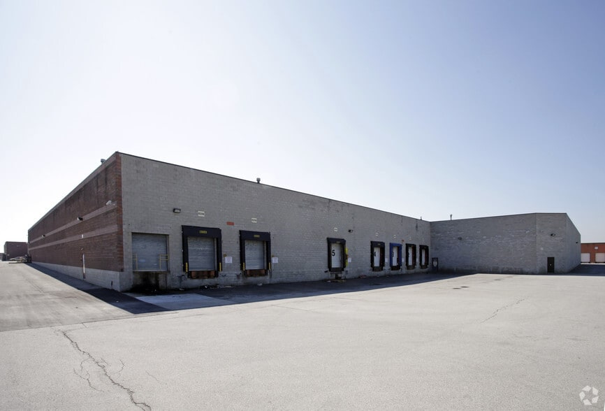 275 Finchdene Sq, Toronto, ON à vendre - Photo du bâtiment - Image 2 de 2