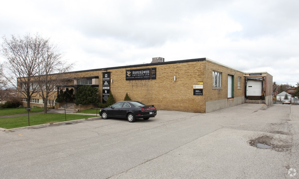 90 Tycos Dr, Toronto, ON for sale - Primary Photo - Image 1 of 1