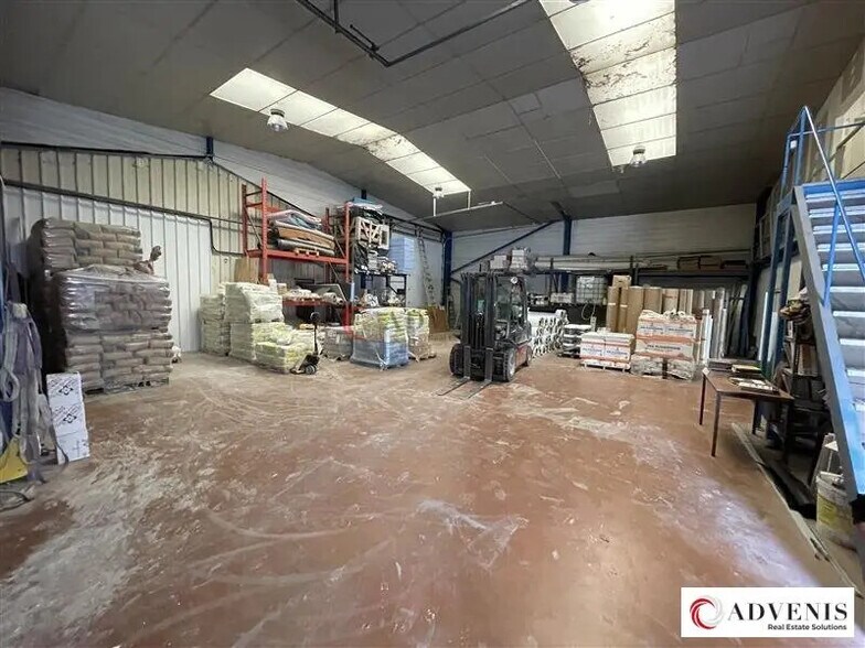 Flex in Cestas for lease - Building Photo - Image 3 of 8