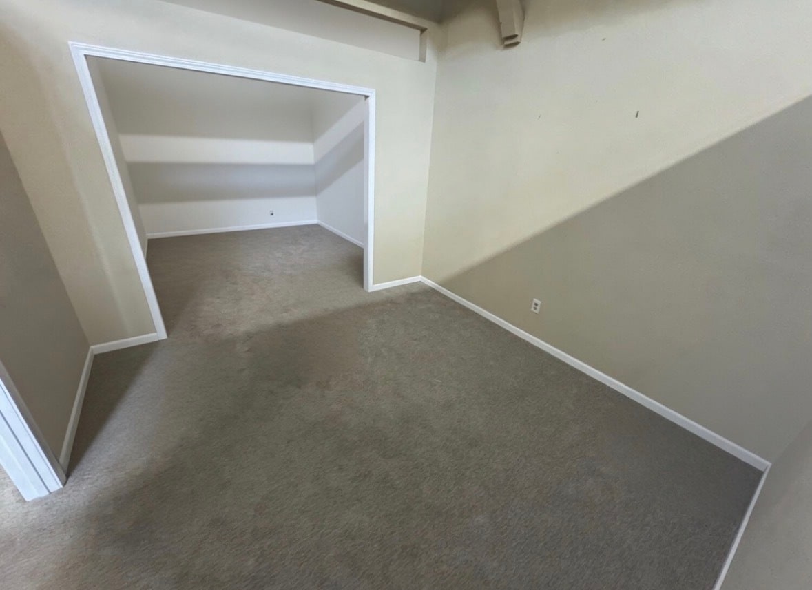 4621 Shrank Dr, Independence, MO for lease Interior Photo- Image 1 of 2