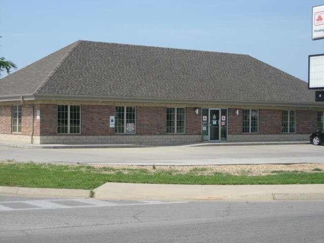 1515 E Cleveland Ave, Monett, MO à louer Photo principale- Image 1 de 19