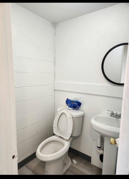 3503 W Clearwater Ave, Kennewick, WA à vendre - Photo du bâtiment - Image 3 de 6