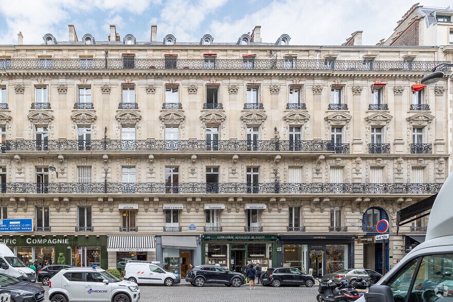 Rue Du Faubourg Saint-Honoré, Paris à louer - Photo du bâtiment - Image 2 de 12