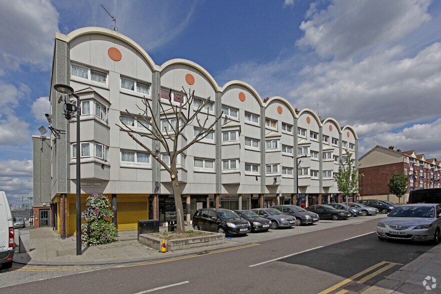 Woodman St, Londres à louer - Photo du bâtiment - Image 2 de 2