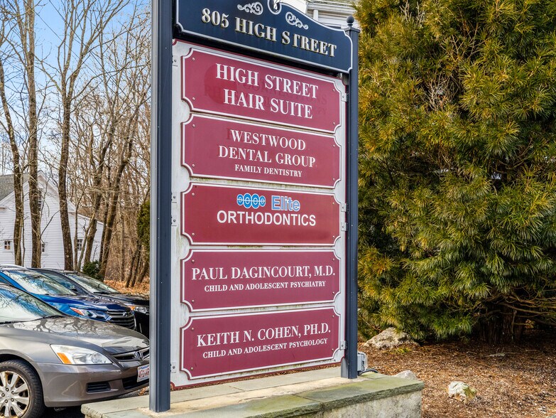 805 High St, Westwood, MA à louer - Photo du bâtiment - Image 3 de 21