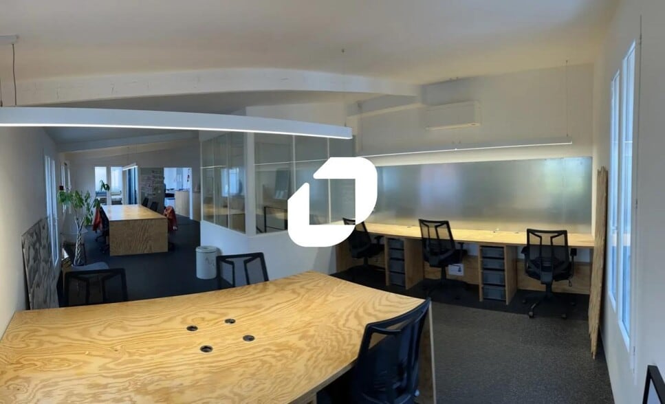 Office in Montreuil for lease - Building Photo - Image 2 of 7