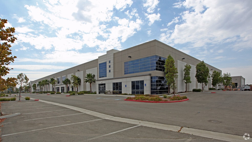 1540 Air Wing Rd, San Diego, CA à louer - Photo du bâtiment - Image 2 de 7