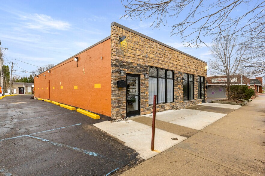 25033-25037 W Warren St, Dearborn Heights, MI à louer - Photo du bâtiment - Image 3 de 12