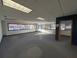 33 S 10th Ave, Hopkins, MN for lease Interior Photo- Image 2 of 6