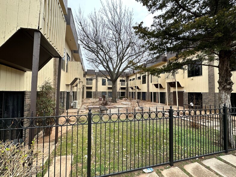 6600 N Meridian Ave, Oklahoma City, OK à louer - Photo du bâtiment - Image 2 de 3