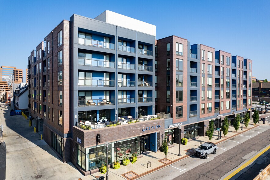 25-45 N Central Ave, Clayton, MO à louer - Photo principale - Image 1 de 56