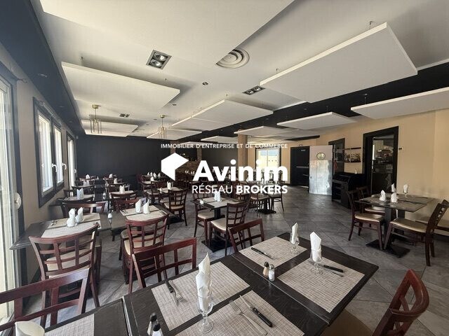 Retail in Sartrouville for sale Building Photo- Image 1 of 8
