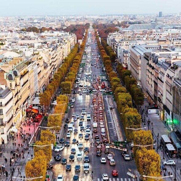 Retail in Paris for lease - Aerial - Image 2 of 5