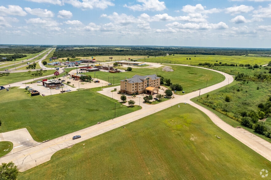 300 Tanger Dr, Terrell, TX for sale - Building Photo - Image 2 of 3