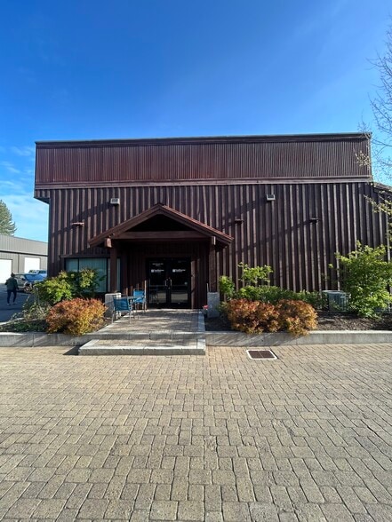 10925 Pioneer Trail Rd, Truckee, CA for lease - Building Photo - Image 2 of 23