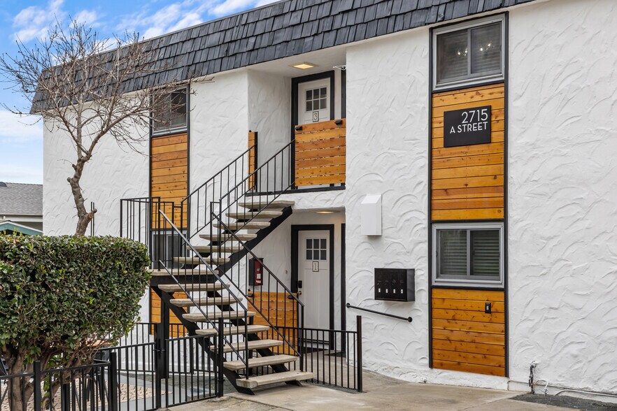 2715 A St, San Diego, CA à vendre - Photo du bâtiment - Image 3 de 22