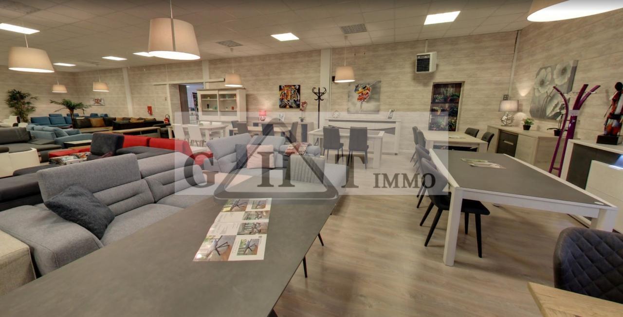 Retail in Coulommiers for sale Building Photo- Image 1 of 7