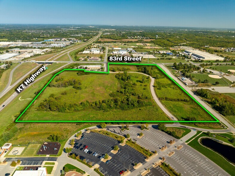 22939 W 83rd St, Lenexa, KS à vendre - Photo du bâtiment - Image 2 de 7