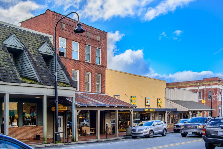 627 W King St, Boone, NC for lease - Building Photo - Image 2 of 5