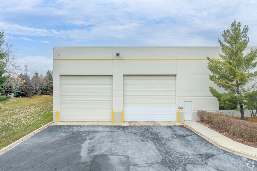 1175 S Frontenac St, Aurora, IL for lease - Building Photo - Image 3 of 5