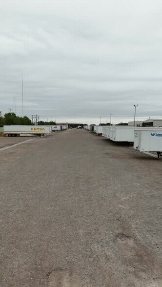 14002 FM 1472, Laredo, TX à louer - Vidéo sur l’inscription commerciale - Image 3 de 16