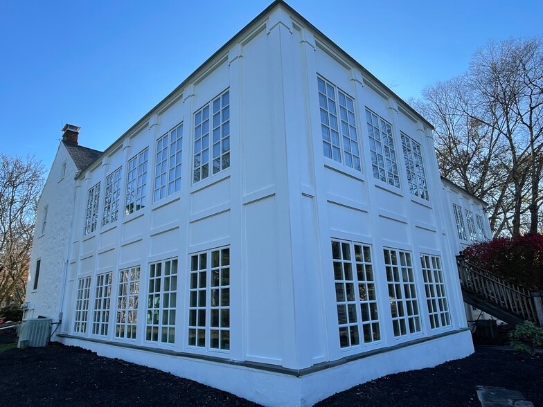 100 John Robert Thomas Dr, Exton, PA for sale - Building Photo - Image 2 of 10