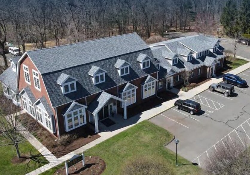 1170 Ellington Rd, South Windsor, CT à louer - Photo du bâtiment - Image 1 de 7