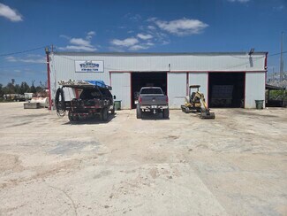 Plus de détails pour 2409 SW Pine Island Rd, Cape Coral, FL - Industriel à louer