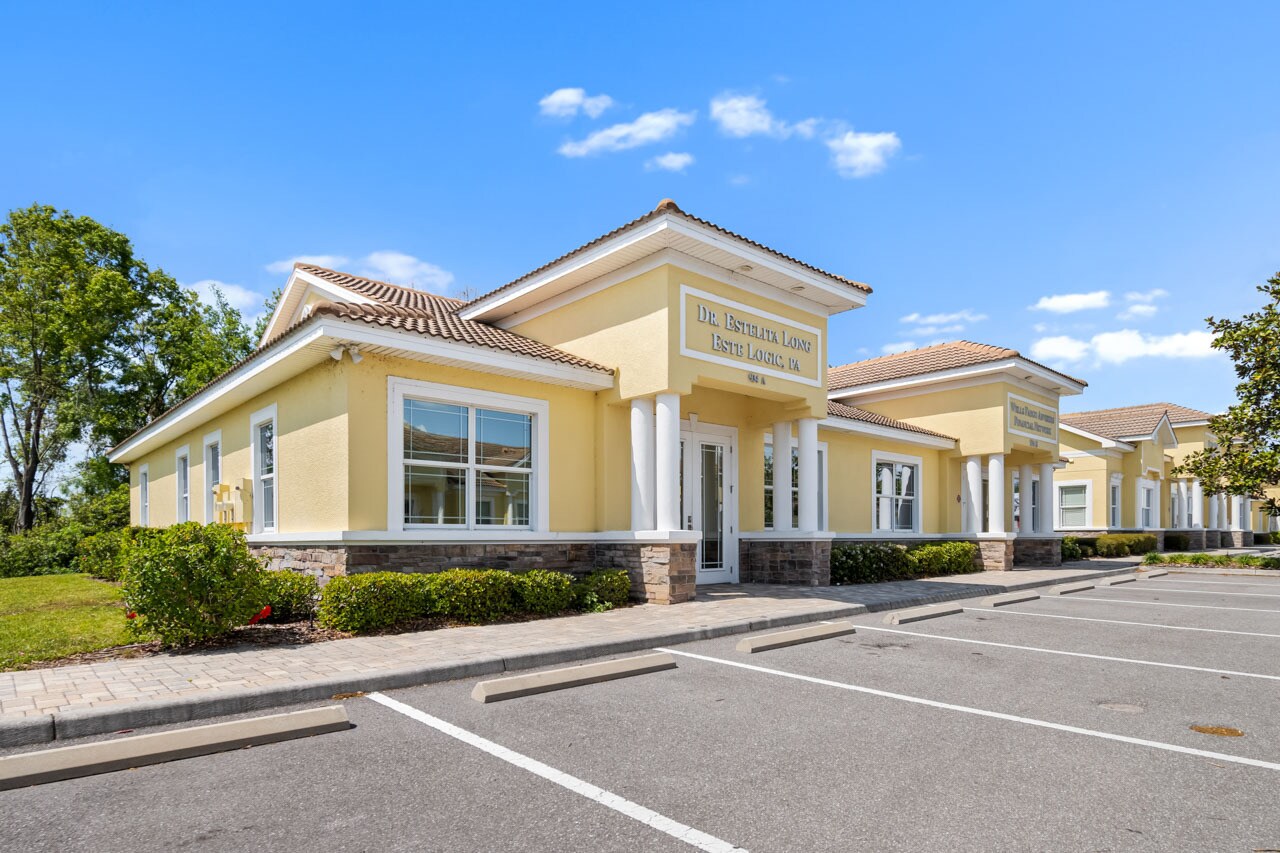934 Cypress Village Blvd, Sun City Center, FL à vendre Photo du bâtiment- Image 1 de 43