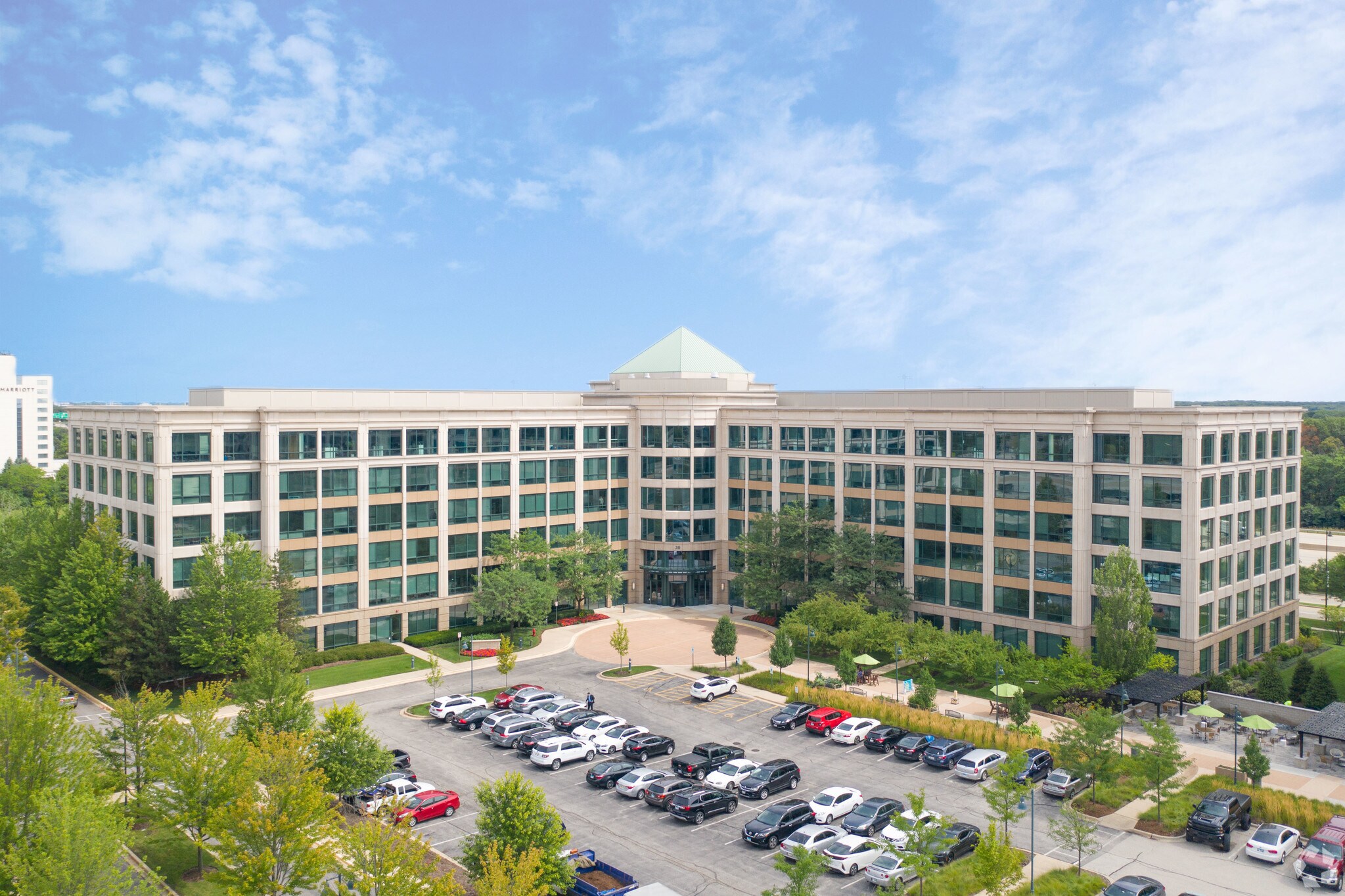 10 N Martingale Rd, Schaumburg, IL à louer Photo du bâtiment- Image 1 de 21