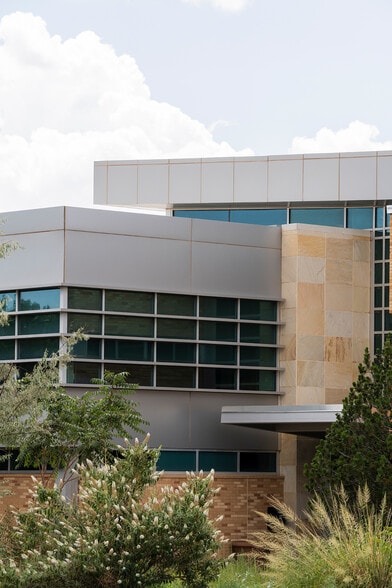 1600 Saint Michaels Dr, Santa Fe, NM for lease - Building Photo - Image 2 of 38