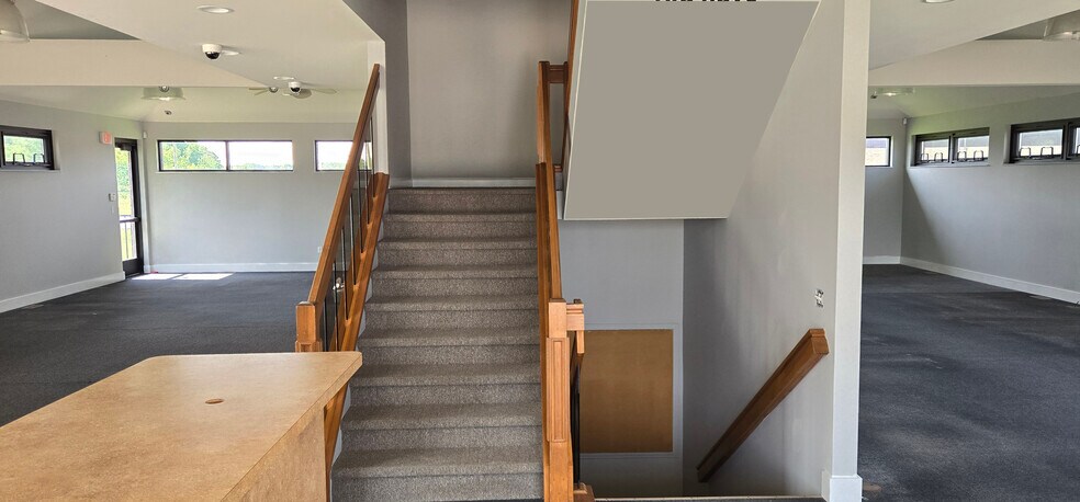 1306 S Carney Dr, Saint Clair, MI à louer - Photo intérieure - Image 3 de 6