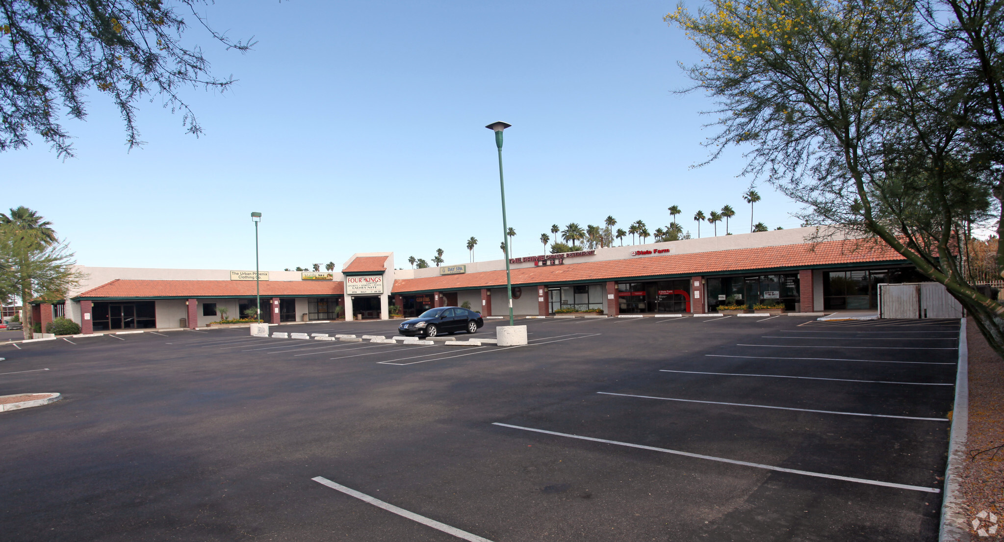 24 W Camelback Rd, Phoenix, AZ à louer Photo principale- Image 1 de 23