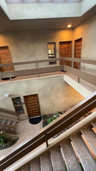 15052 Springdale St, Huntington Beach, CA à louer - Vidéo sur l’inscription commerciale - Image 3 de 12