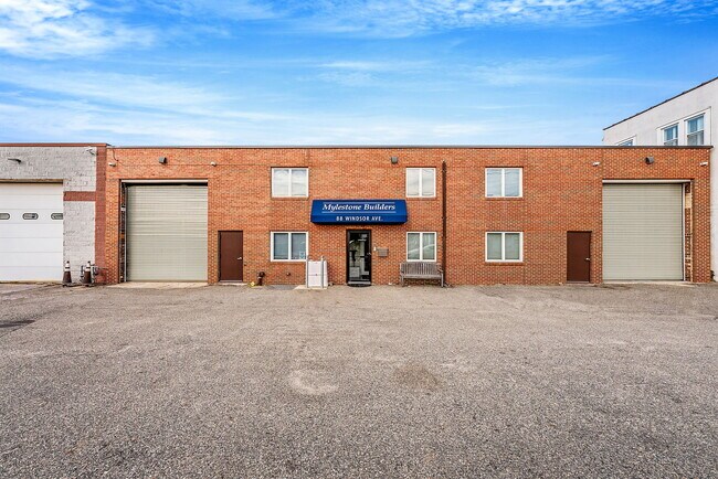 Plus de détails pour 88 Windsor Ave, Mineola, NY - Industriel à vendre