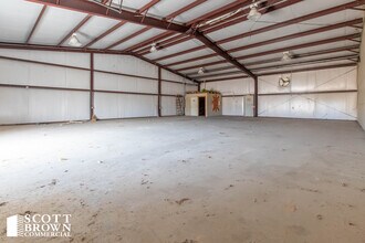 900 Utility Rd, Sanger, TX à louer Photo intérieure- Image 1 de 3
