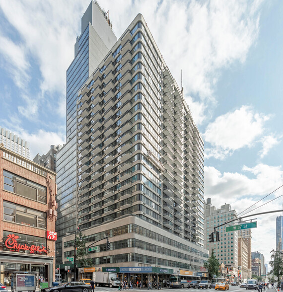 70 W 37th St, New York, NY for sale - Primary Photo - Image 1 of 1